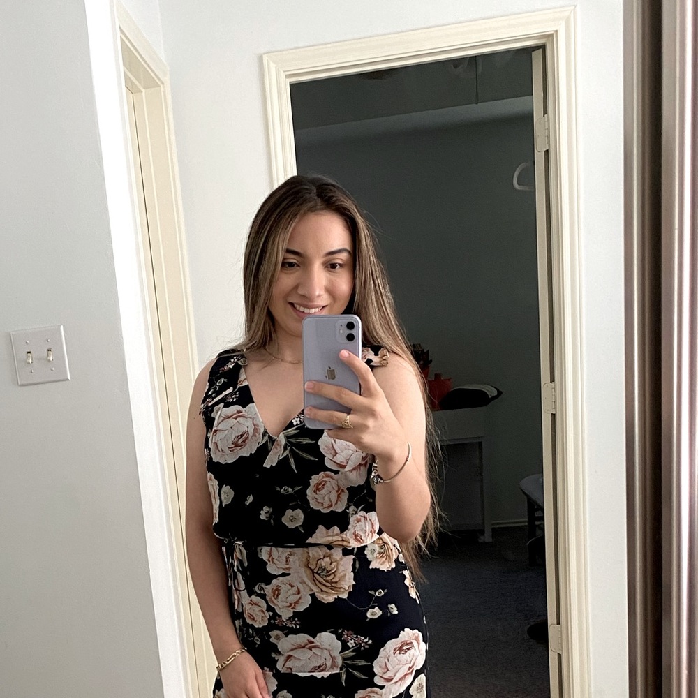 Meet your Posher, Yanet